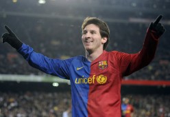 开云体育网页版-意甲明星球员场下品牌价值增长路径，诞生于艺术之都 这是意甲50年最佳球衣设计